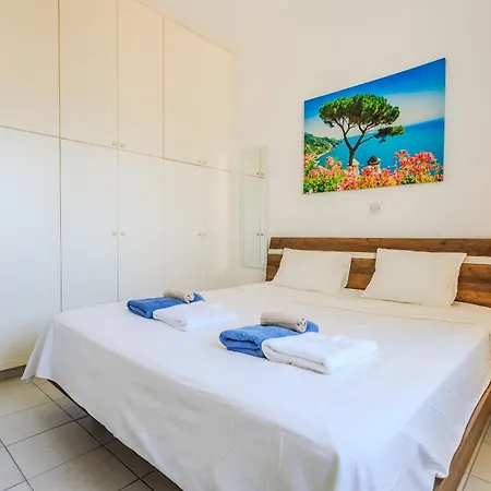 H&o Brinny Breeze Near Апартаменты