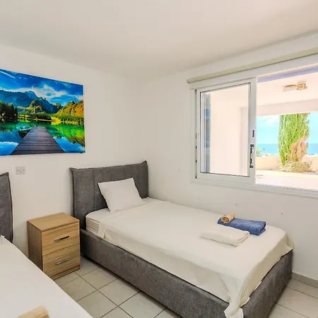 H&o Brinny Breeze Near Апартаменты Пафос
