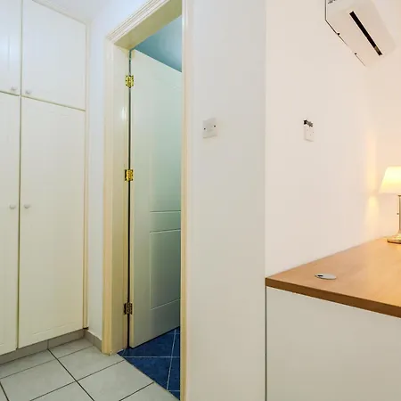 H&o Brinny Breeze Near Апартаменты