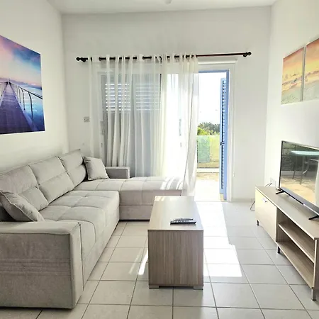 Apartment H&o Briny Breeze *