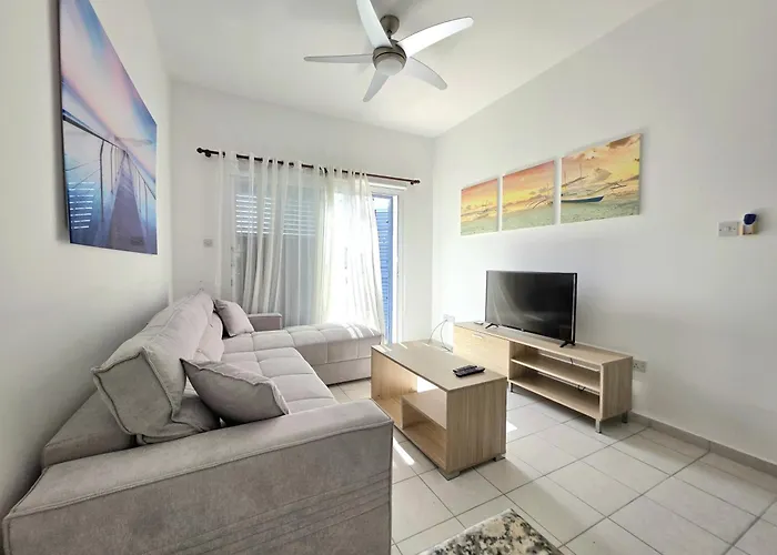 H&o Briny Breeze Apartment Paphos